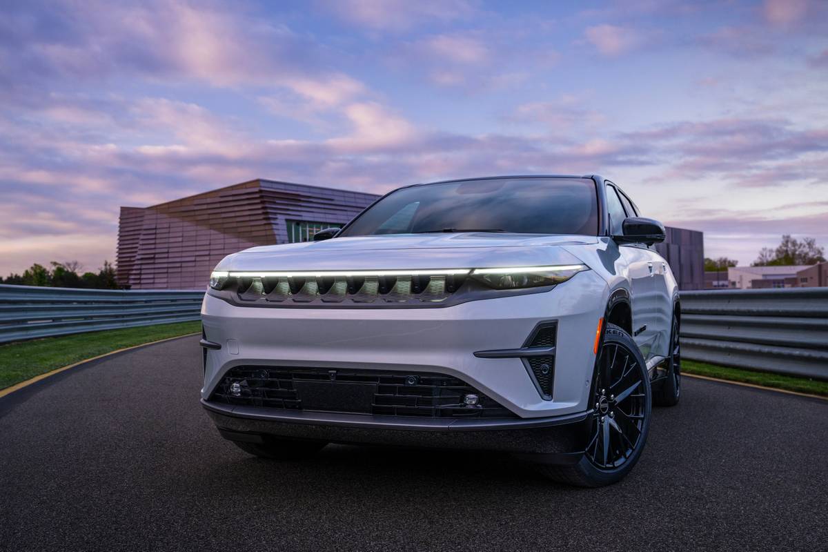 2024 Jeep Wagoneer S: A Sleek 600-HP Electric SUV From the Future ...