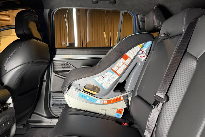 jeep-wagoneer-s-2025-interior-csc-02