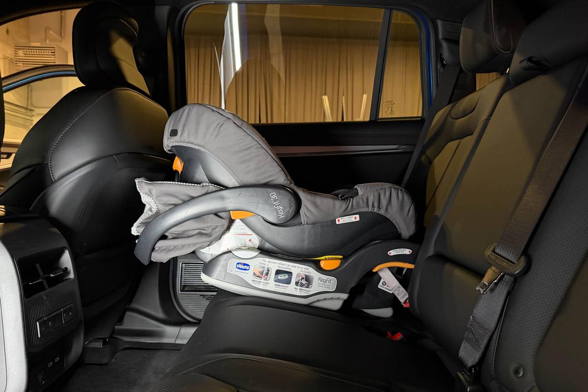 jeep wagoneer s 2025 interior csc 03 jpg