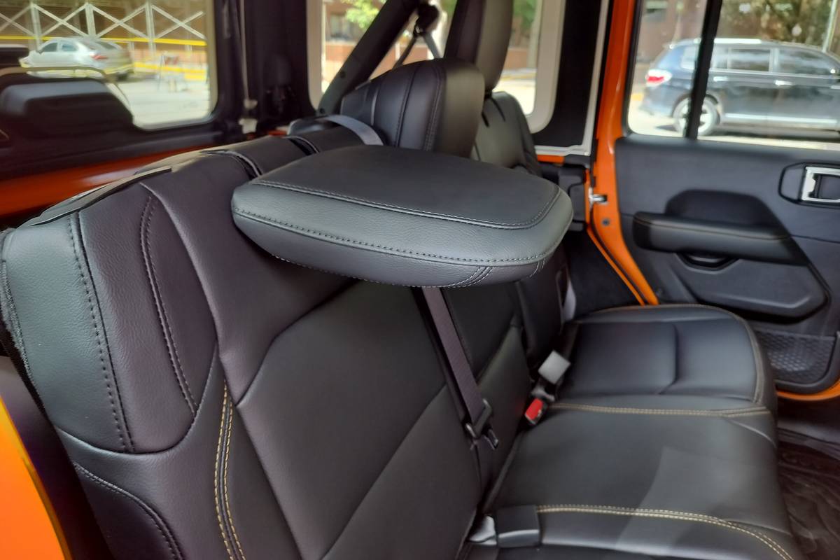 jeep wrangler 2025 interior csc 01 jpg