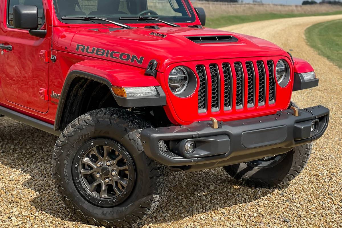 The 470-HP Jeep Wrangler Unlimited Rubicon 392 Is Completely Bonkers |  