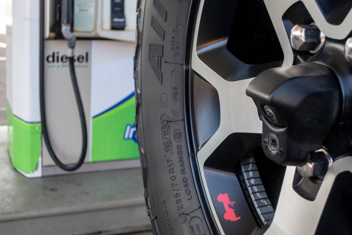 jeep wrangler ecodiesel 2020 01 exterior  gas station  wheel jpg