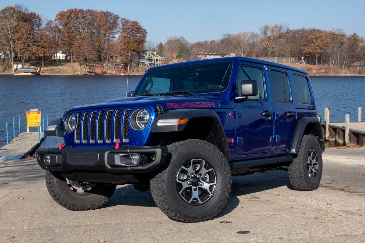 jeep wrangler ecodiesel 2020 02 angle blue exterior front jpg