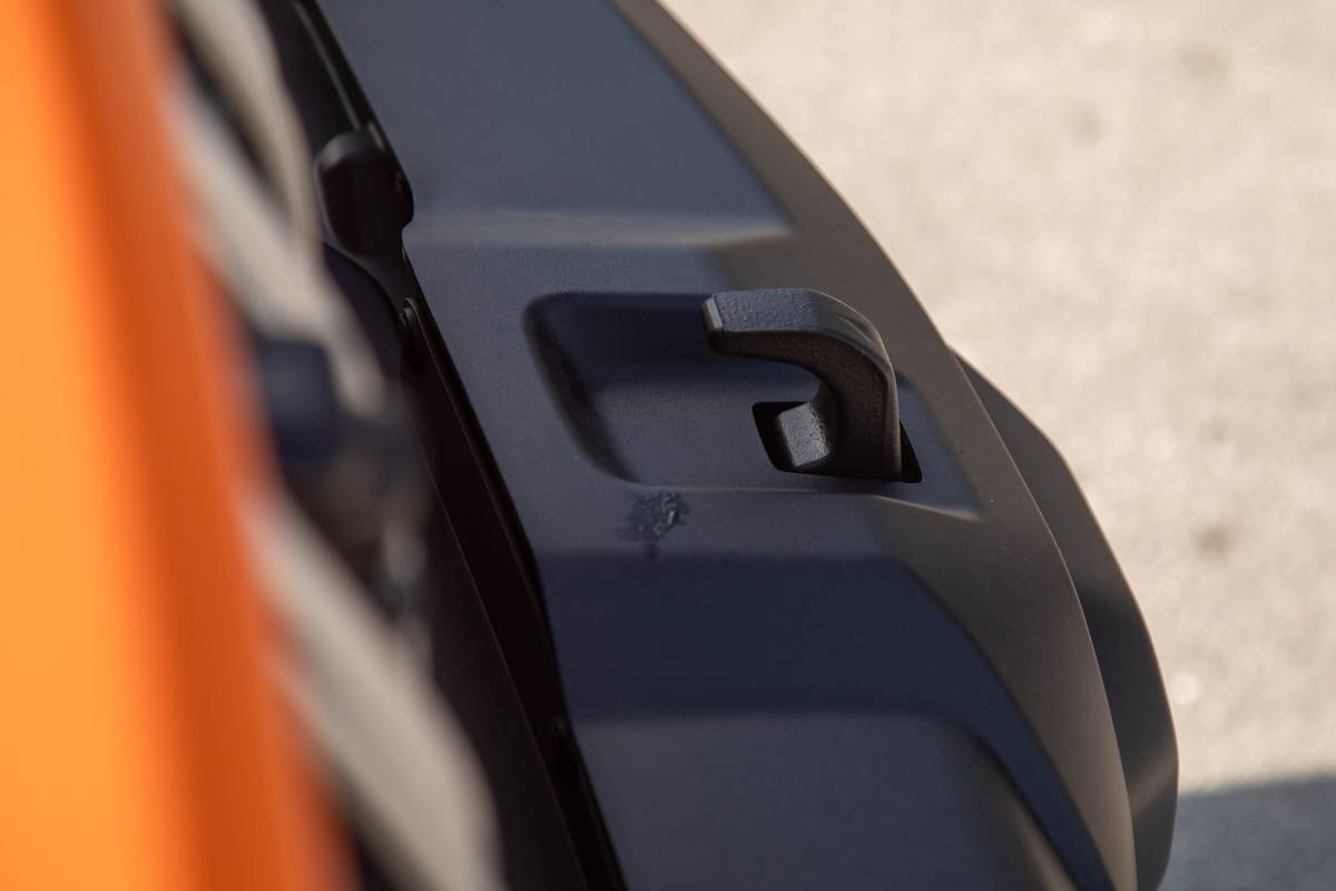 jeep wrangler sahara 2025 05 exterior front tow hook scaled jpg