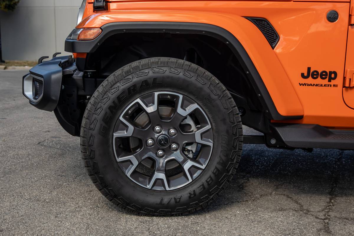 jeep wrangler sahara 2025 09 exterior wheel scaled jpg