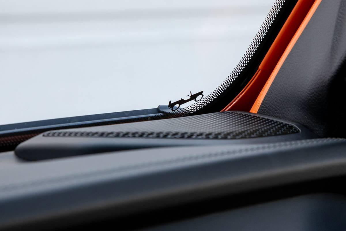 jeep wrangler sahara 2025 42 interior dashboard badge scaled jpg