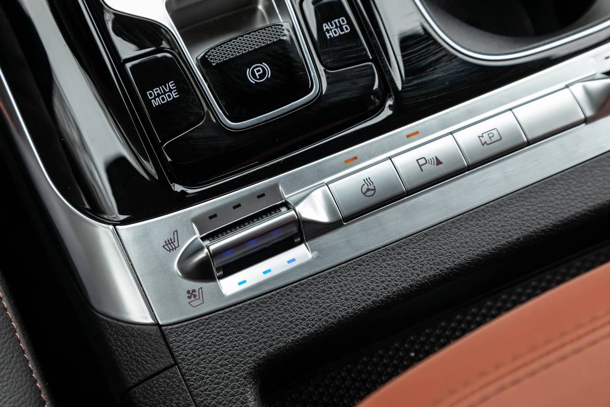 kia carnival sx prestige 2022  31 interior  seating controls jpg