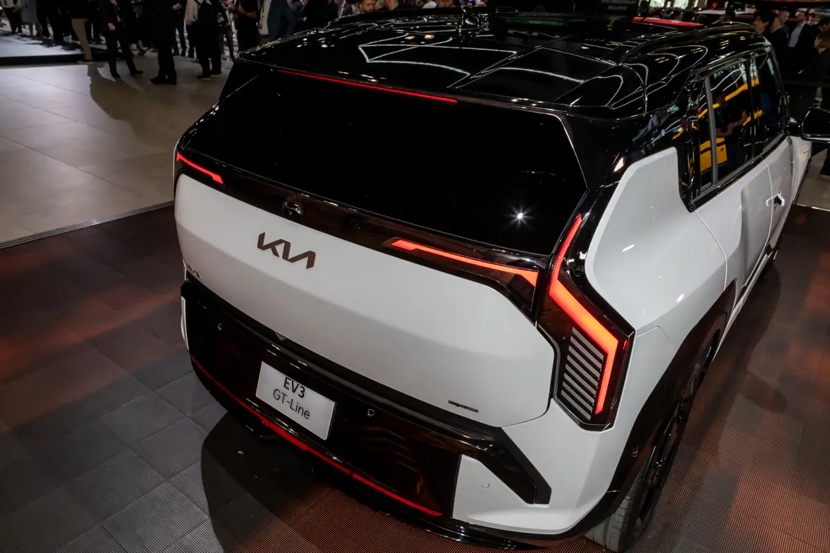 kia ev3 gt line 2027 09 exterior rear angle jpg