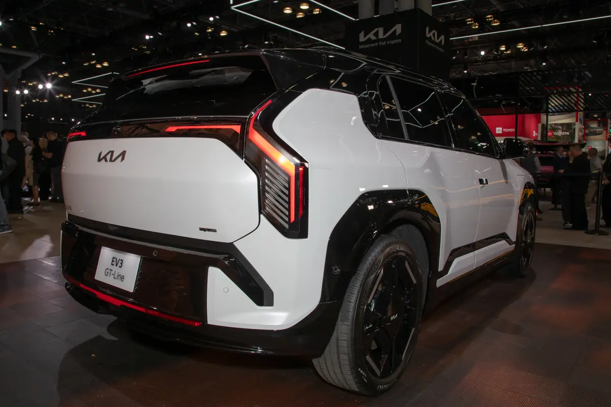 kia ev3 gt line 2027 10 exterior rear angle jpg