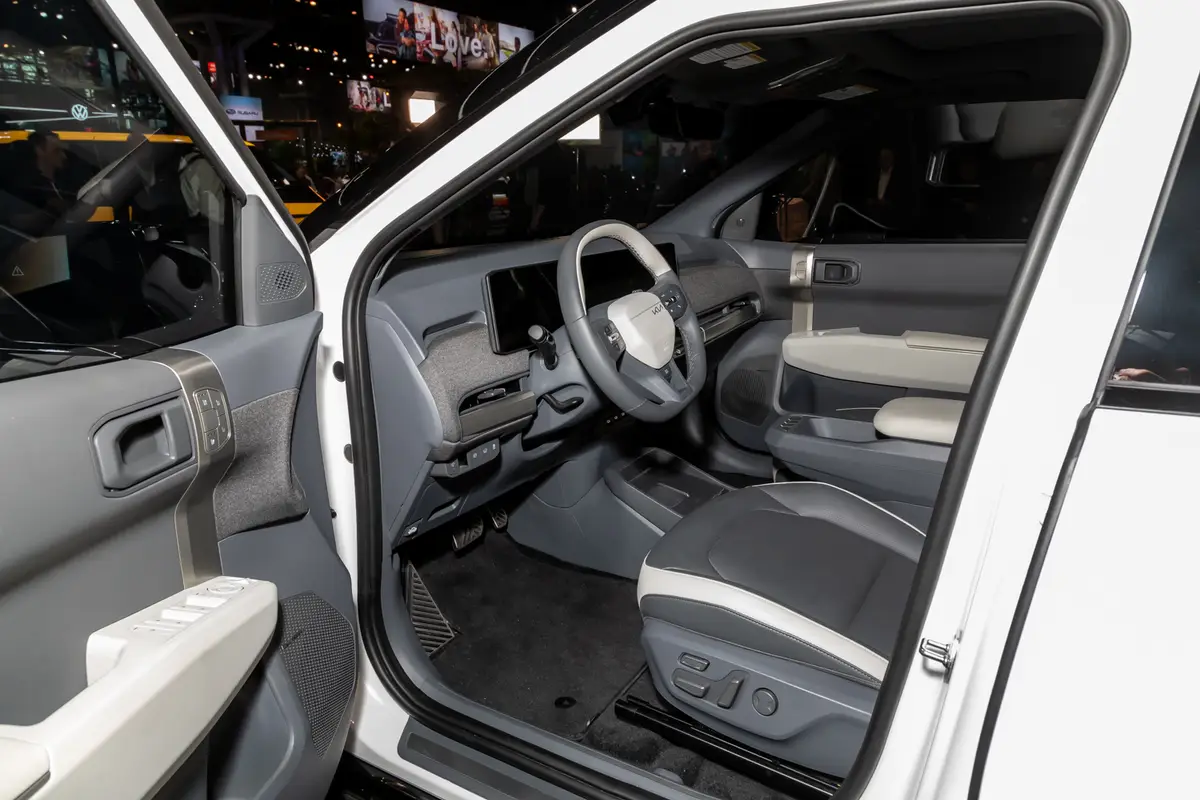 kia ev3 gt line 2027 13 interior front row jpg