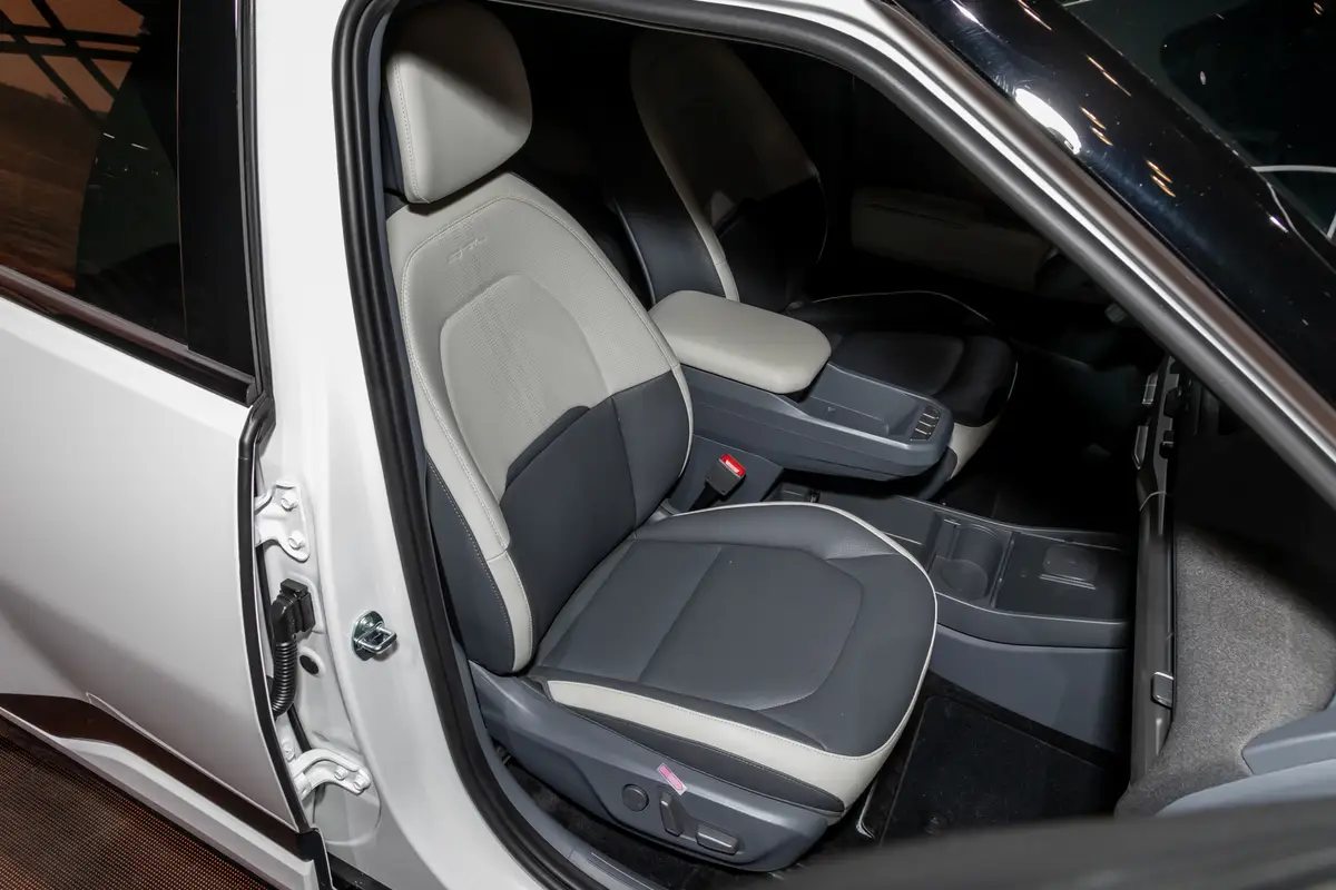 kia ev3 gt line 2027 15 interior front row jpg