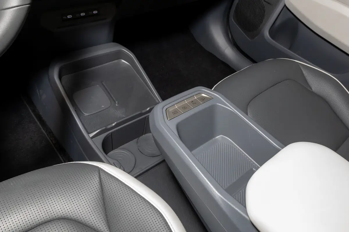 kia ev3 gt line 2027 20 interior center console jpg