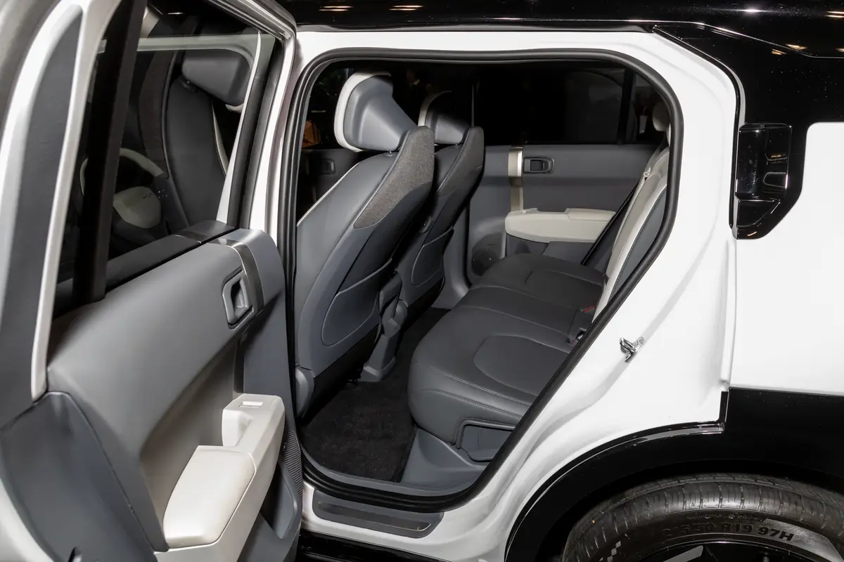 kia ev3 gt line 2027 24 interior backseat jpg