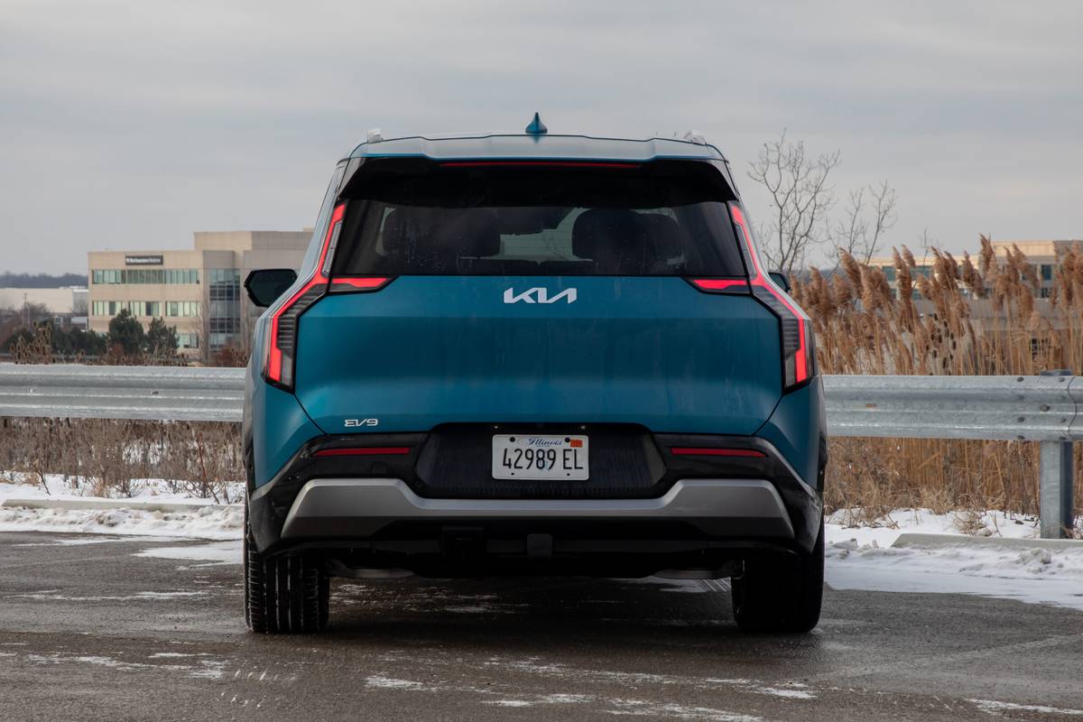 kia ev9 2024 55 exterior rear scaled jpg