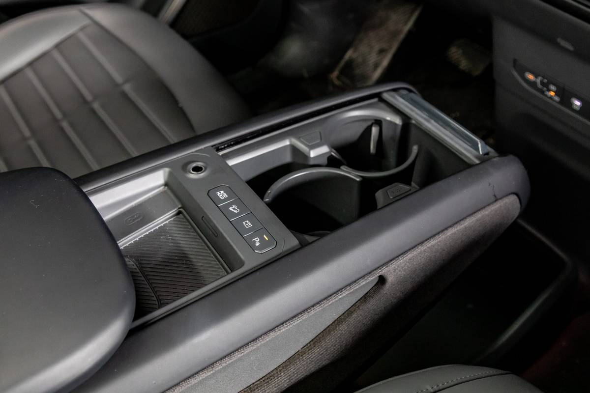 kia ev9 2024 65 interior center console scaled jpg