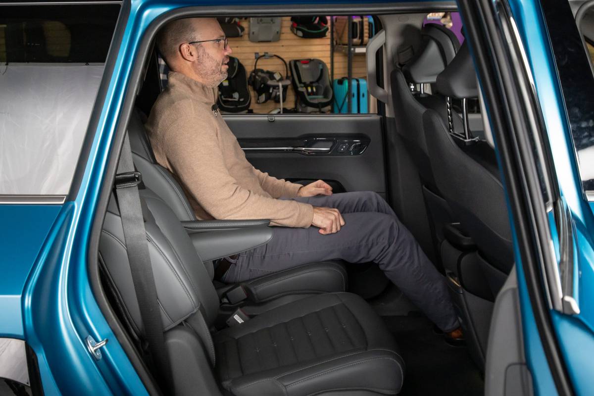 kia ev9 2024 68 interior second row scaled jpg
