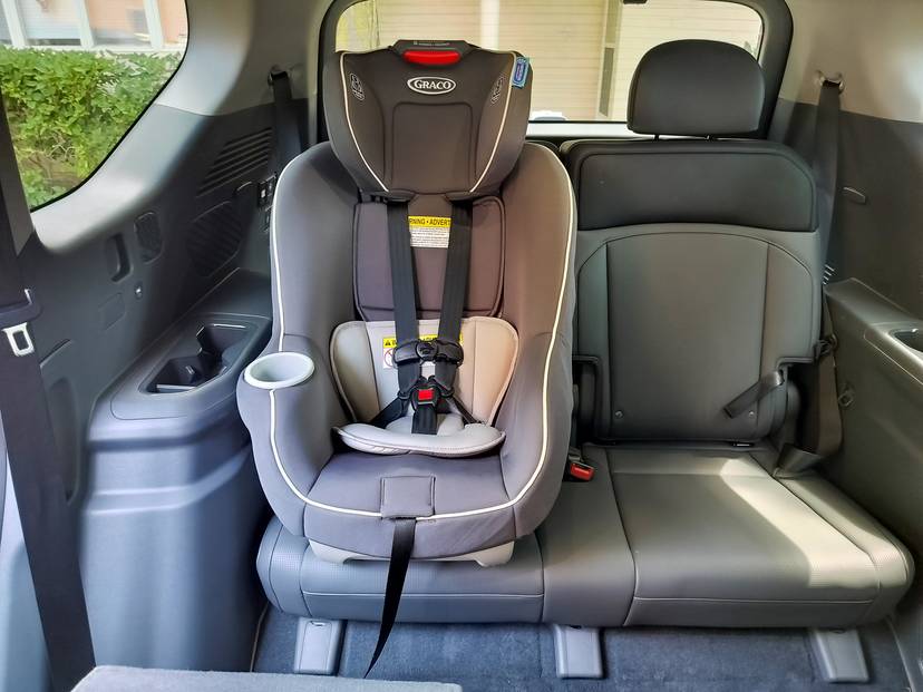 kia-ev9-2024-third-row-convertible-seat-3