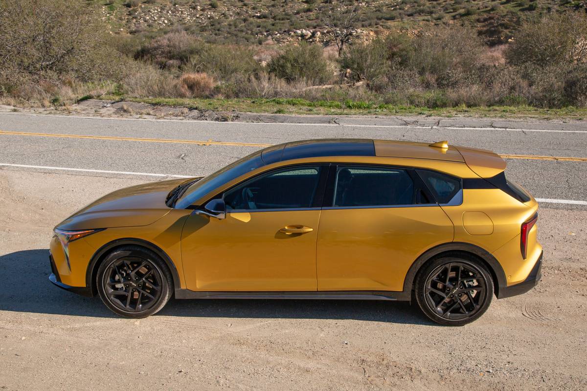 kia k4 hatchback gt line 2026 05 exterior profile scaled jpg