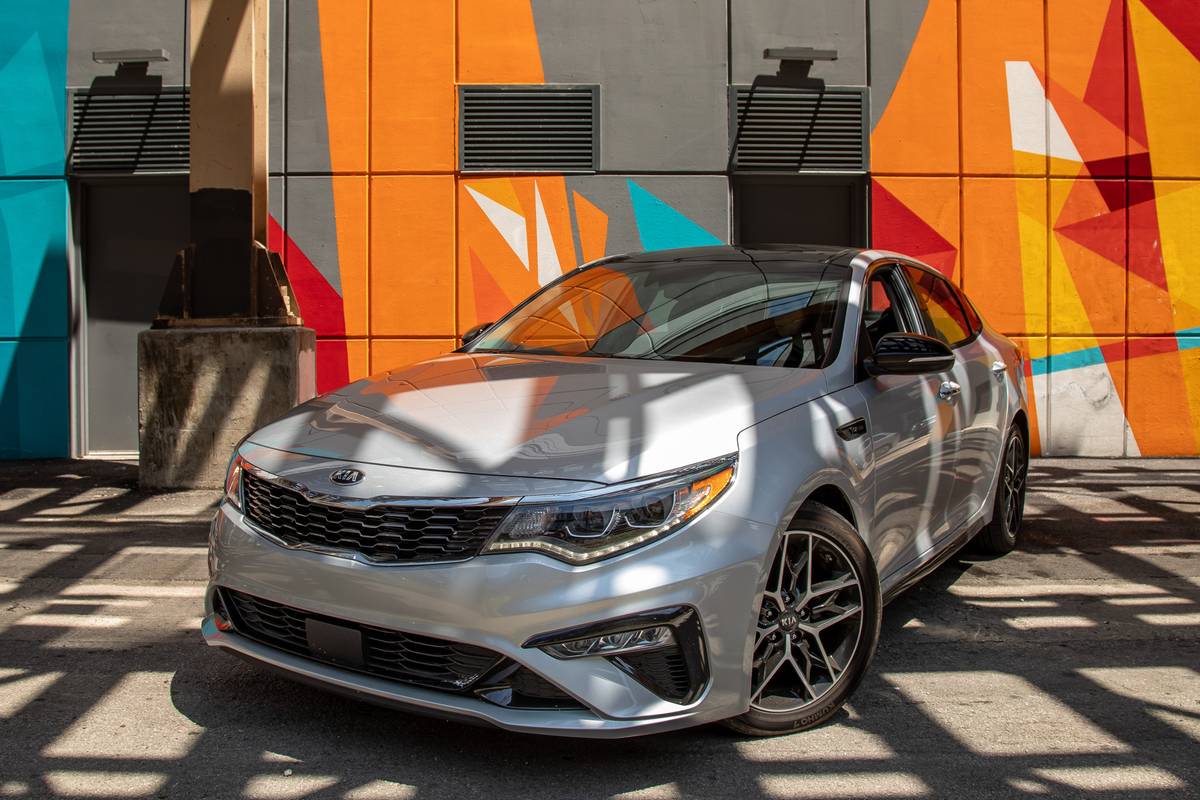 kia optima sx t gdi 2019 03 angle  exterior  front  silver  textures and patterns jpg
