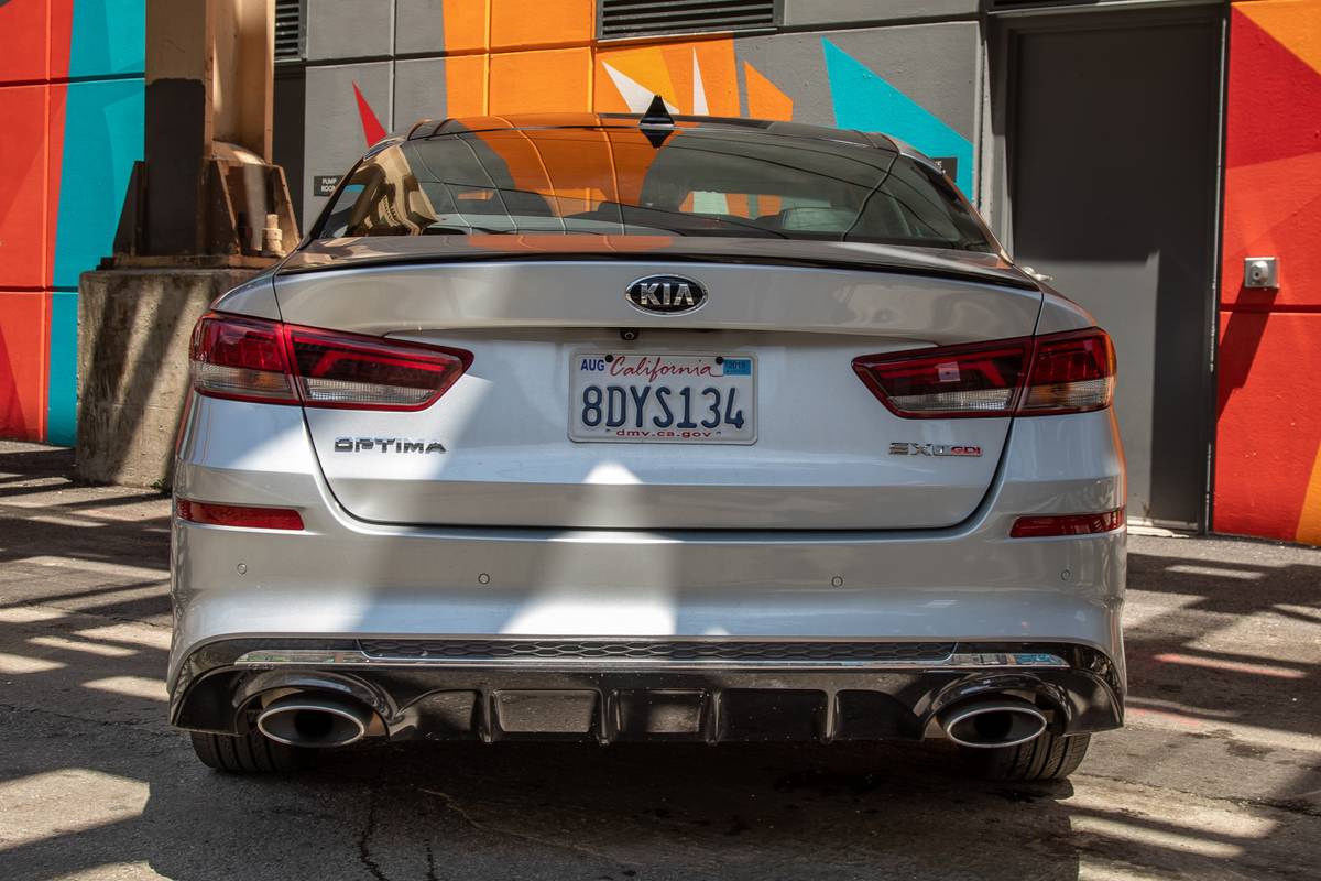 kia optima sx t gdi 2019 10 exterior  rear  silver  textures and patterns jpg