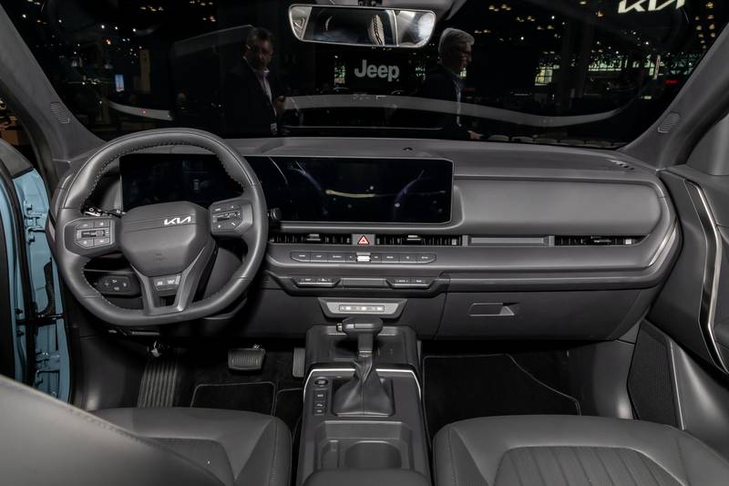 kia-seltos-2027-18-interior-front-row