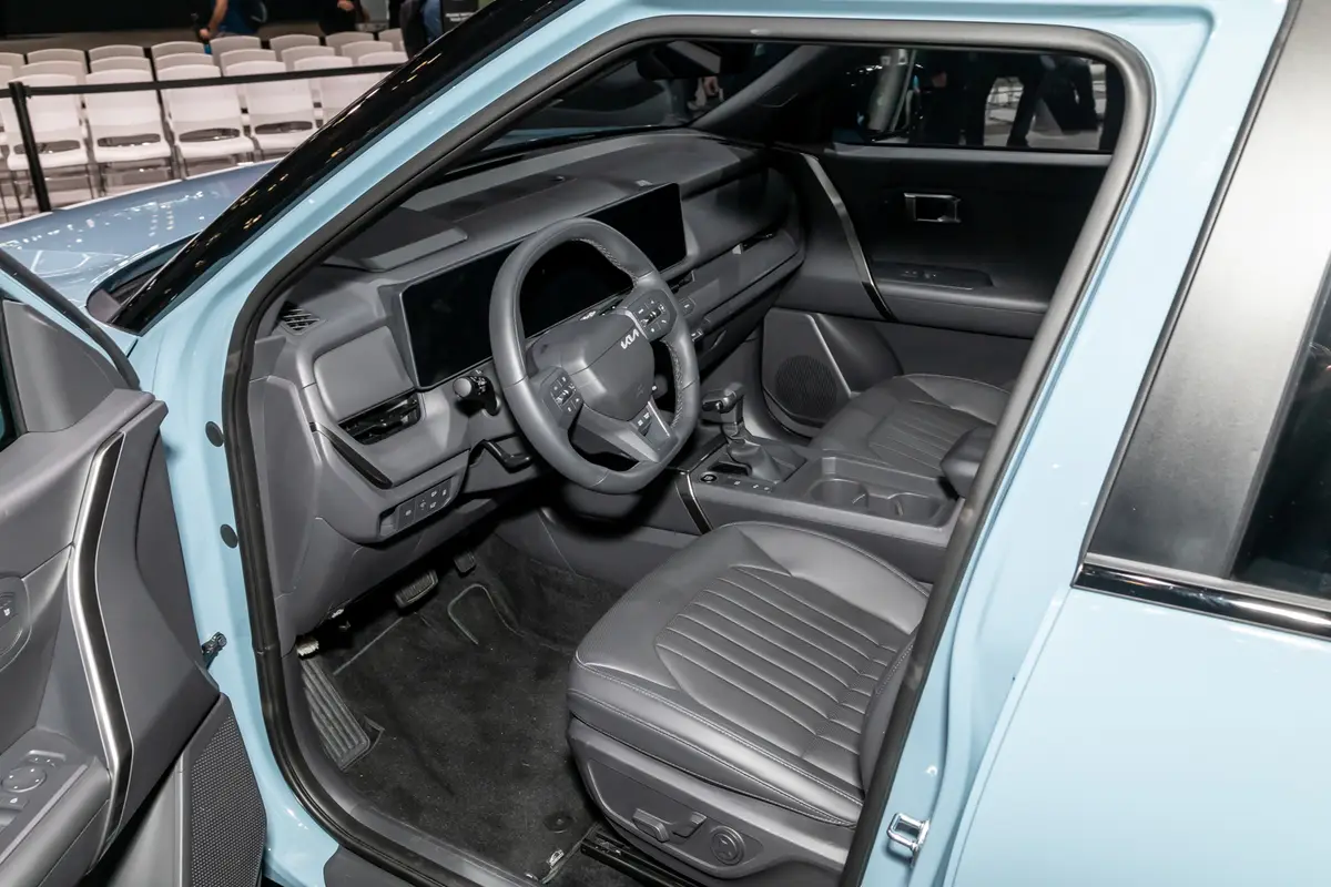 kia seltos 2027 19 interior front row jpg