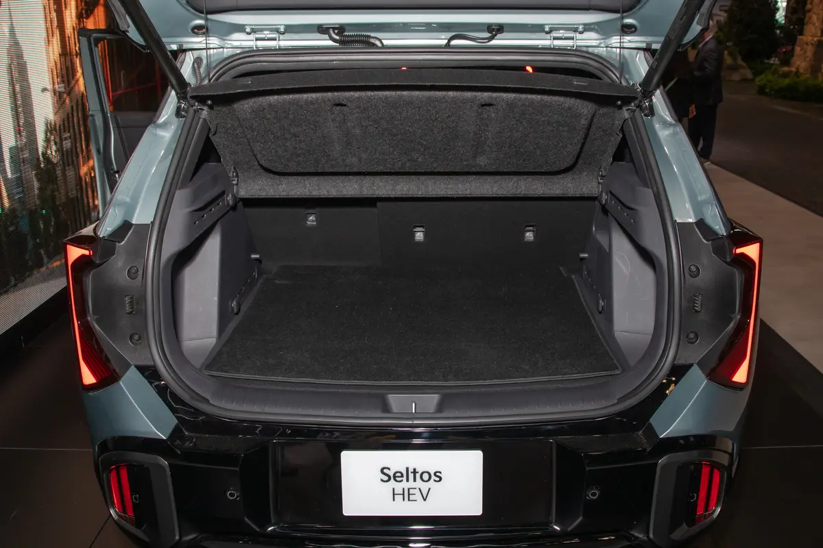 kia seltos 2027 29 interior cargo jpg