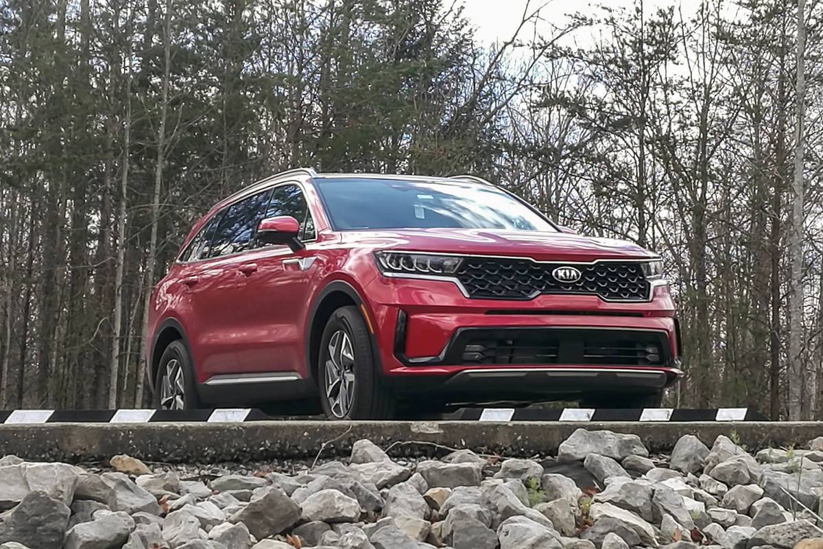 A Review of the 2021 Kia Sorento Hybrid