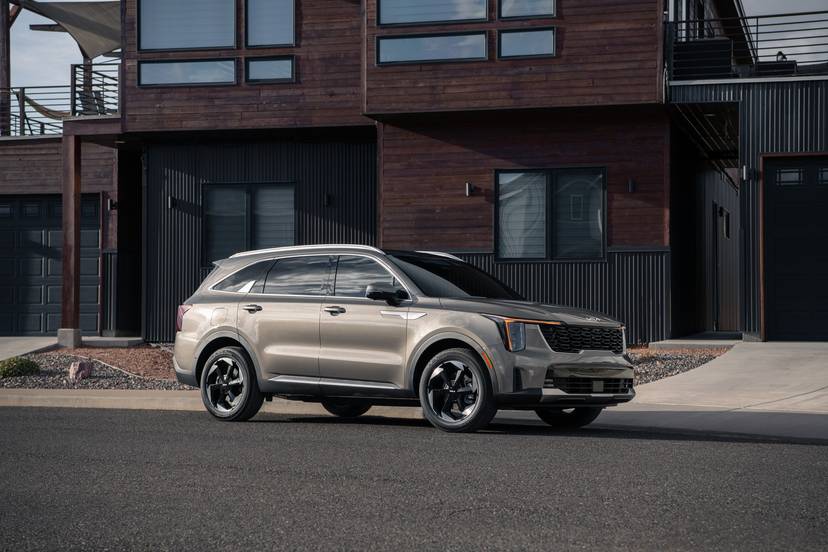 kia-sorento-phev-2027-exterior-oem-01