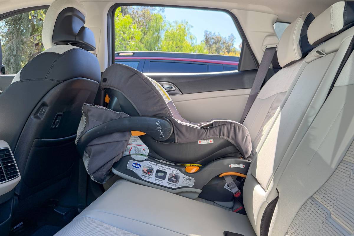 kia sportage hybrid 2026 02 interior car seat scaled jpg