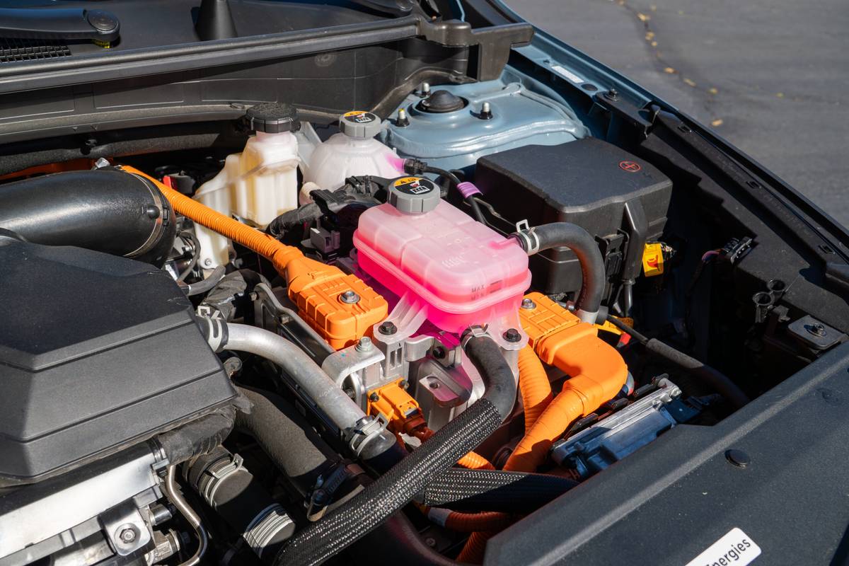 kia sportage hybrid sx prestige awd 2026 07 exterior engine bay scaled jpg