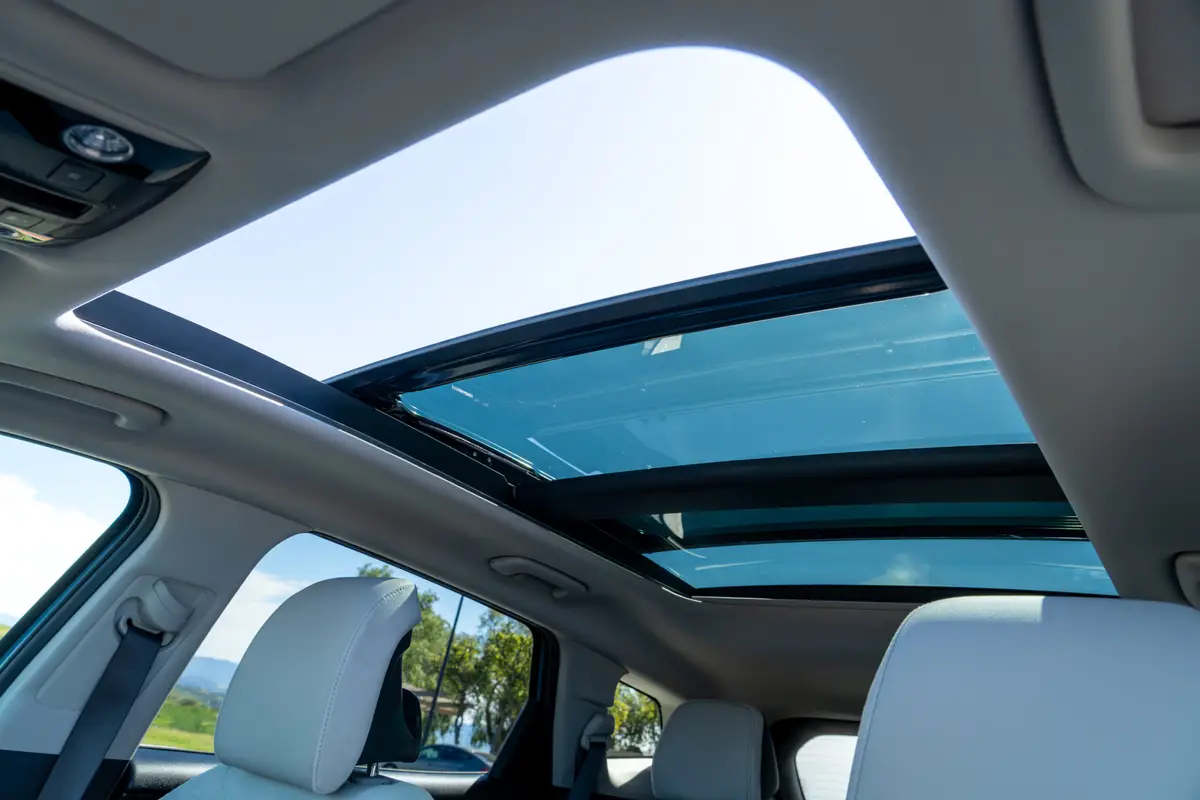 kia sportage hybrid sx prestige awd 2026 19 interior sunroof scaled jpg