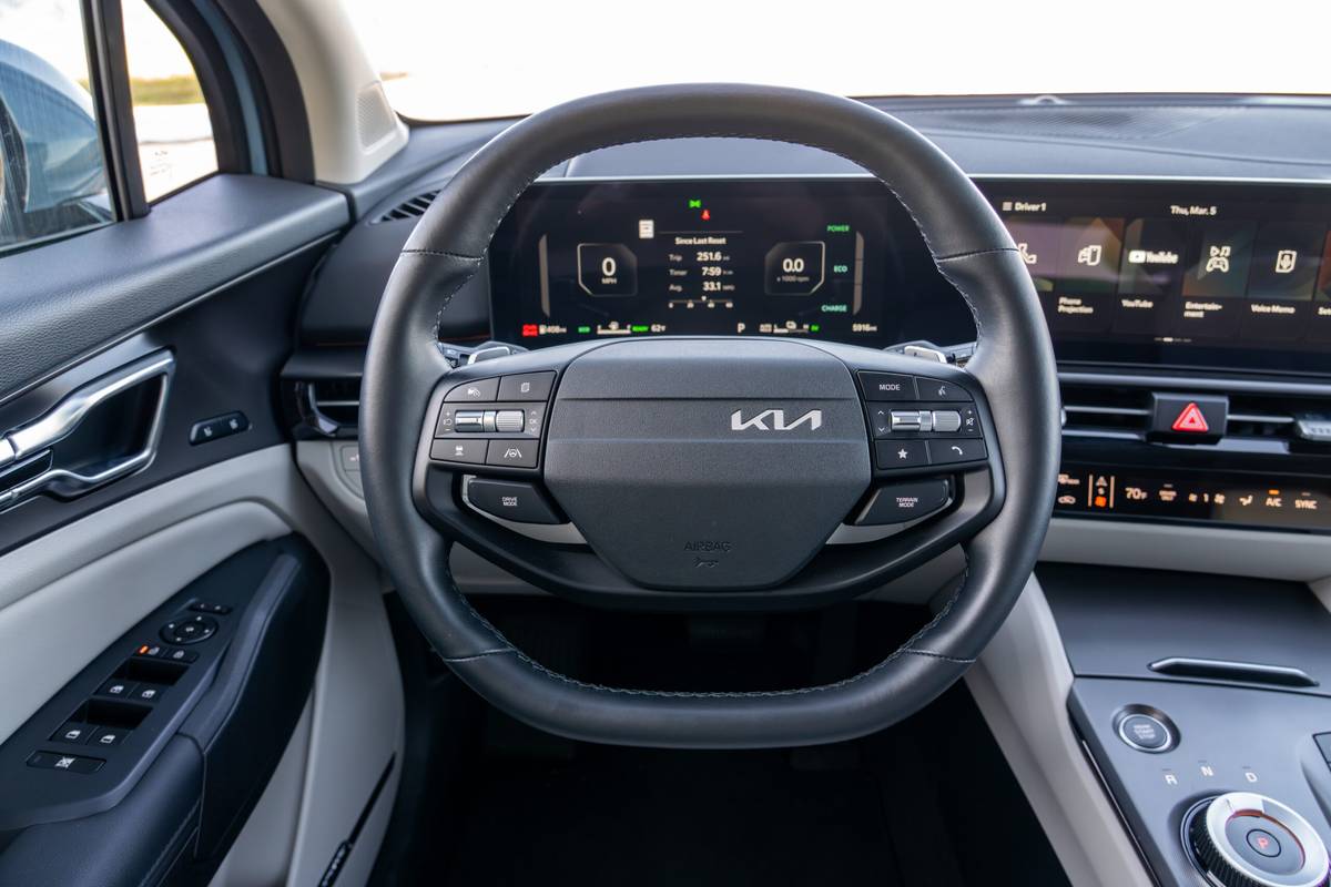 kia sportage hybrid sx prestige awd 2026 20 interior steering wheel scaled jpg