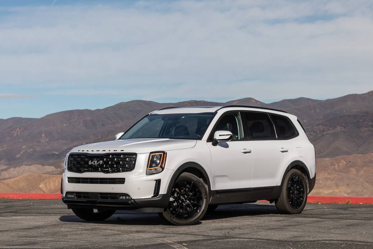 https://images.cars.com/cldstatic/wp-content/uploads/kia-telluride-2022-06-exterior-front-angle-suv-white-scaled.jpg
