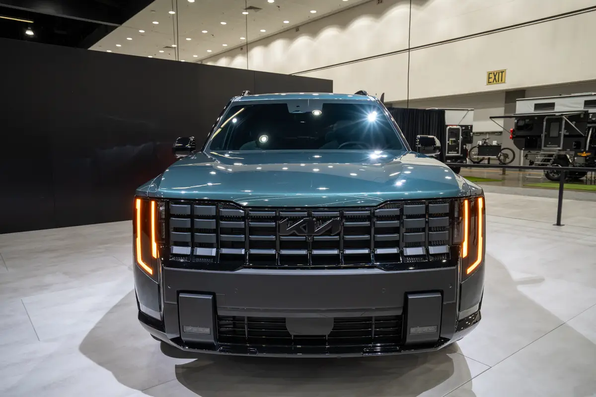 kia telluride 2027 01 exterior front jpg