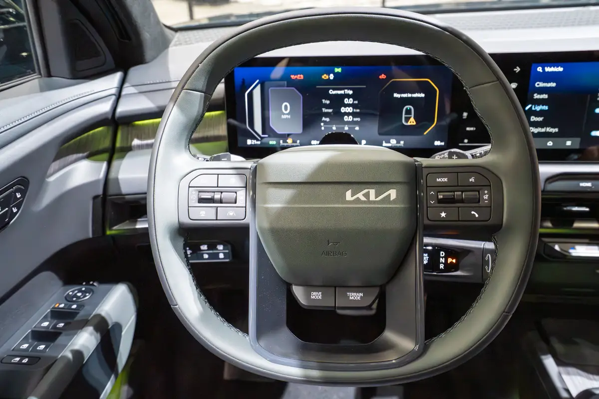 kia telluride 2027 06 interior steering wheel jpg