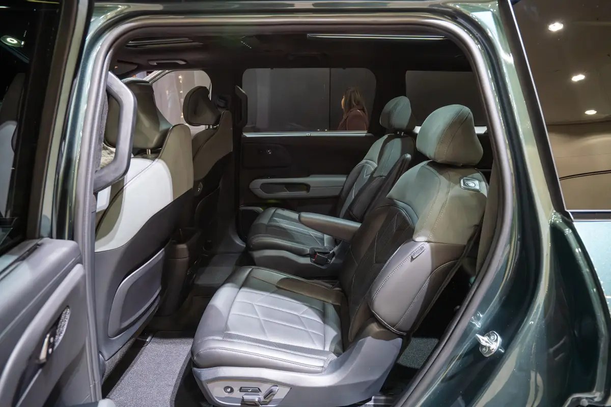 kia telluride 2027 13 interior rear seats jpg