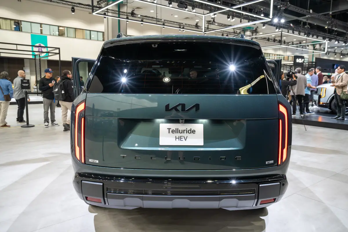 kia telluride 2027 15 exterior rear jpg