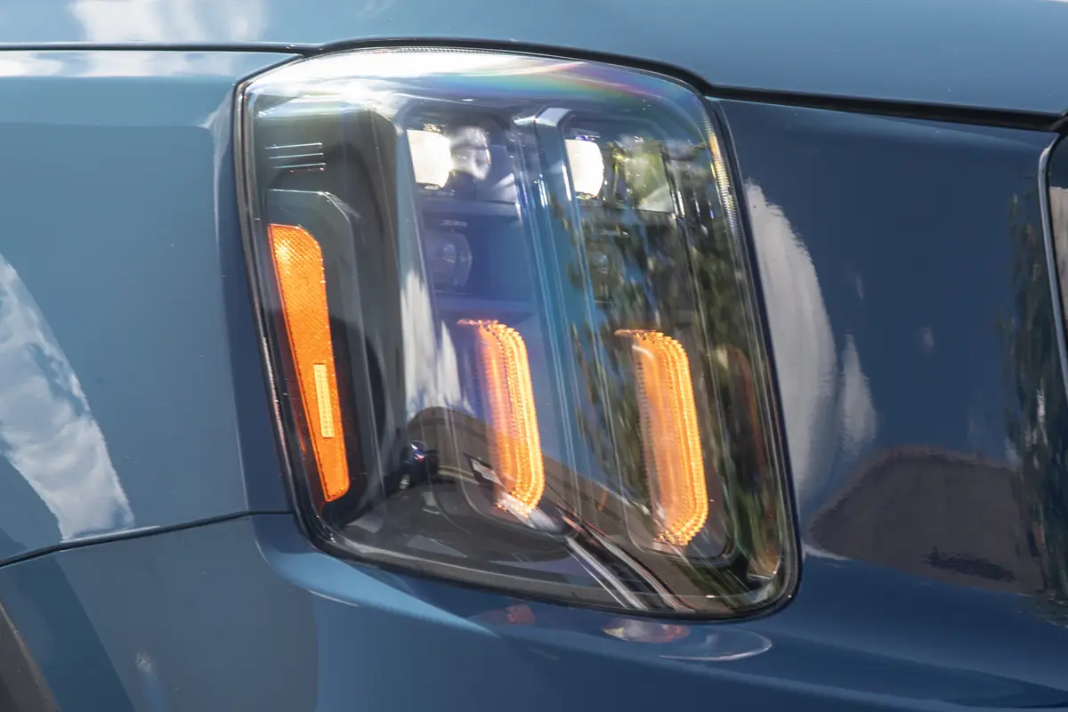 kia telluride sx prestige x pro 2025 06 exterior headlight scaled jpg