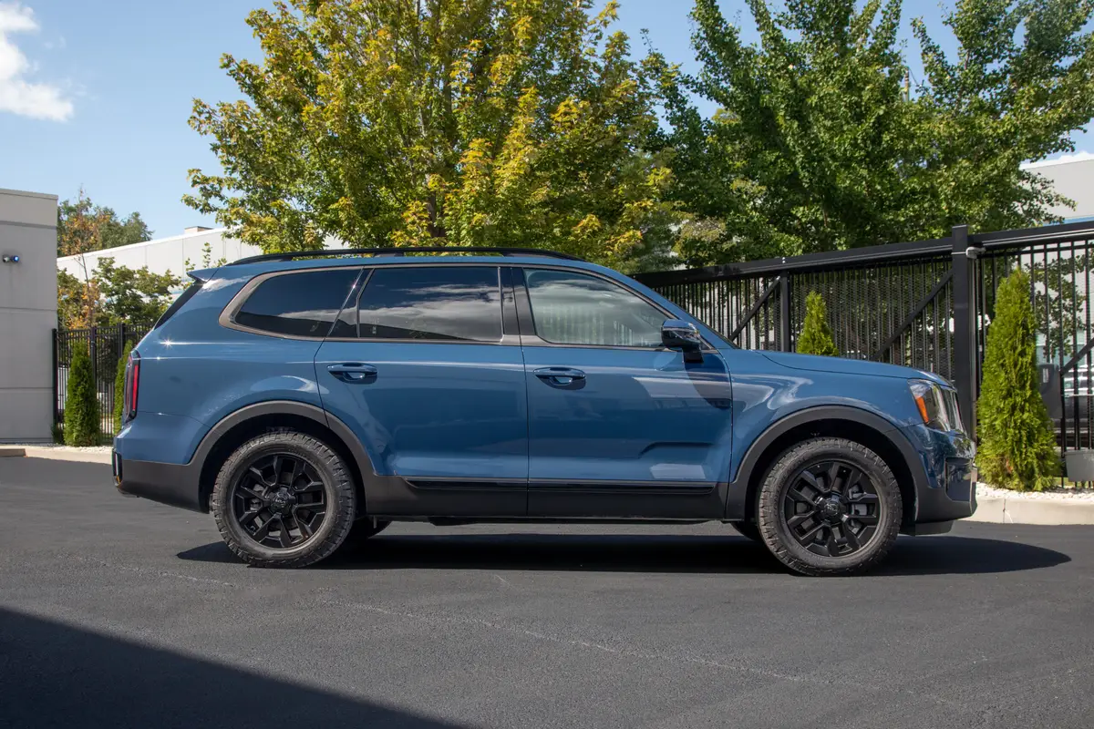 kia telluride sx prestige x pro 2025 08 exterior profile scaled jpg