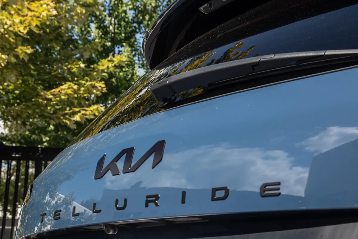kia telluride sx prestige x pro 2025 13 exterior rear scaled jpg