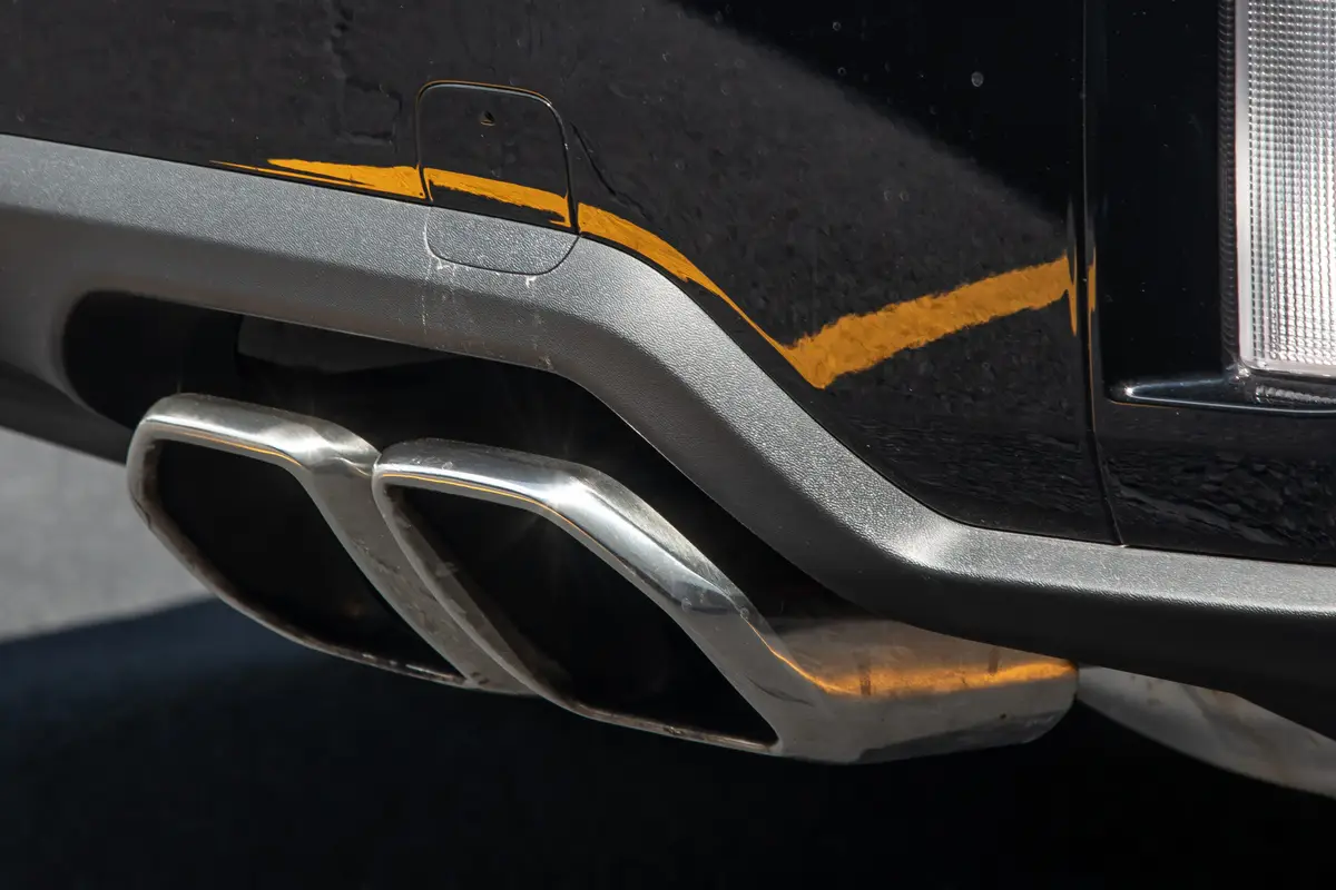 kia telluride sx prestige x pro 2025 16 exterior tailpipe scaled jpg