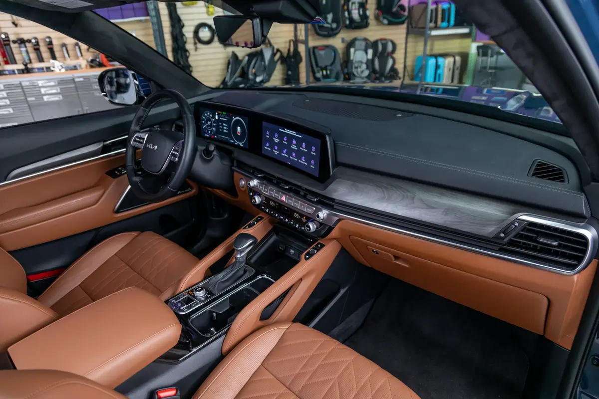 kia telluride sx prestige x pro 2025 19 interior front row scaled jpg