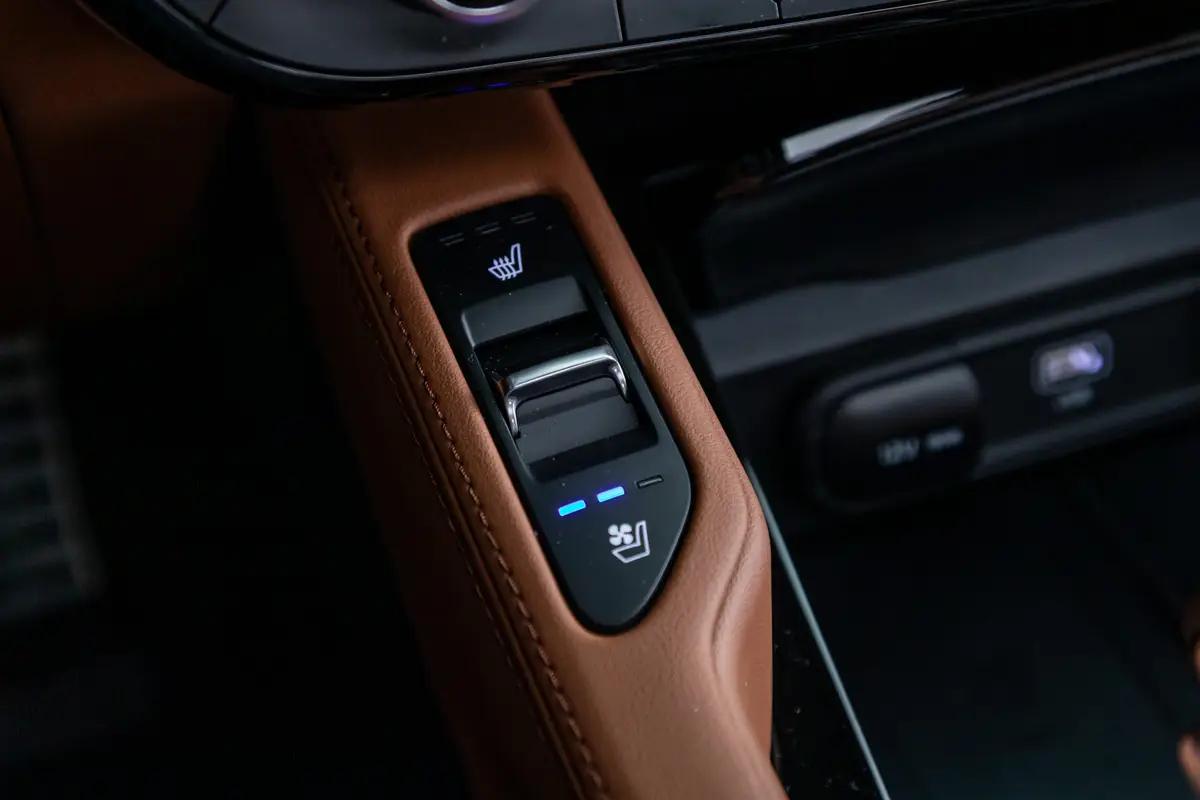 kia telluride sx prestige x pro 2025 29 interior center console controls scaled jpg