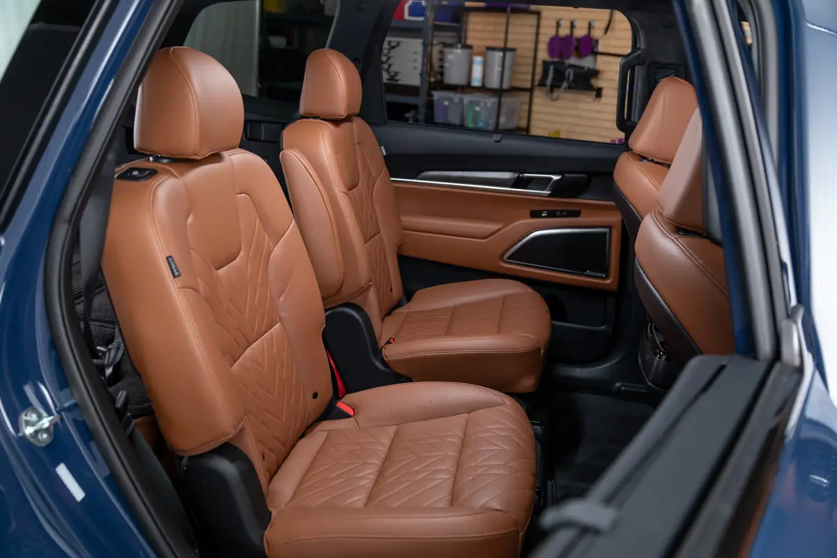 kia telluride sx prestige x pro 2025 40 interior second row scaled jpg