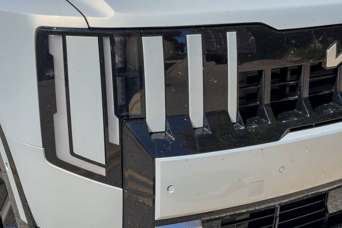 kia telluride turbo hybrid sx prestige 2027 03 exterior headlight scaled jpg