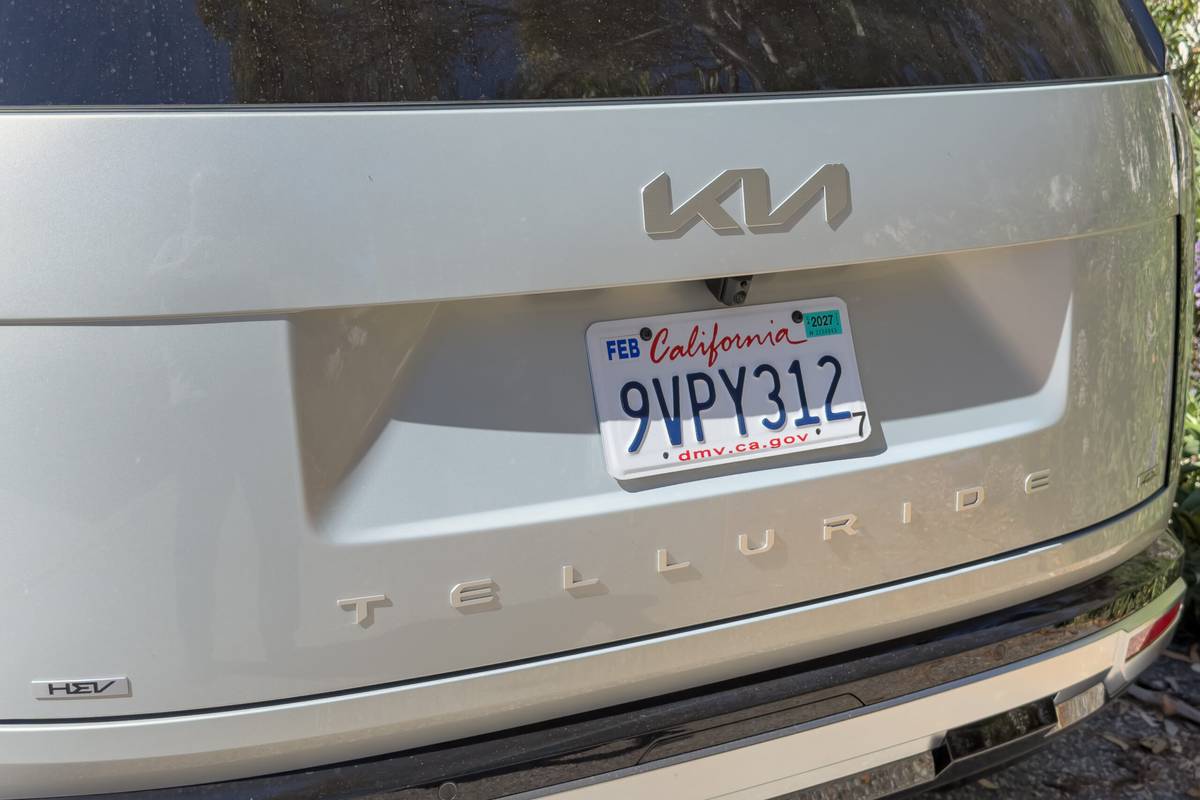 kia telluride turbo hybrid sx prestige 2027 10 exterior rear badge scaled jpg