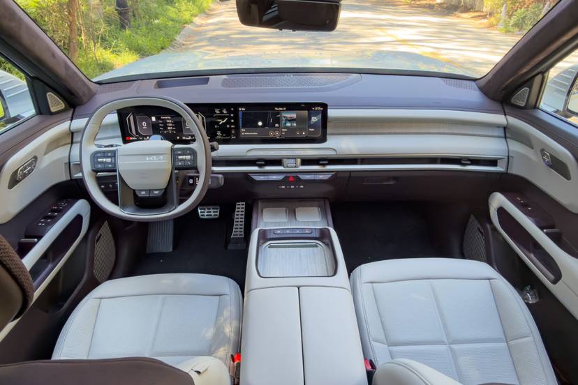 kia-telluride-turbo-hybrid-sx-prestige-2027-13-interior-front-row