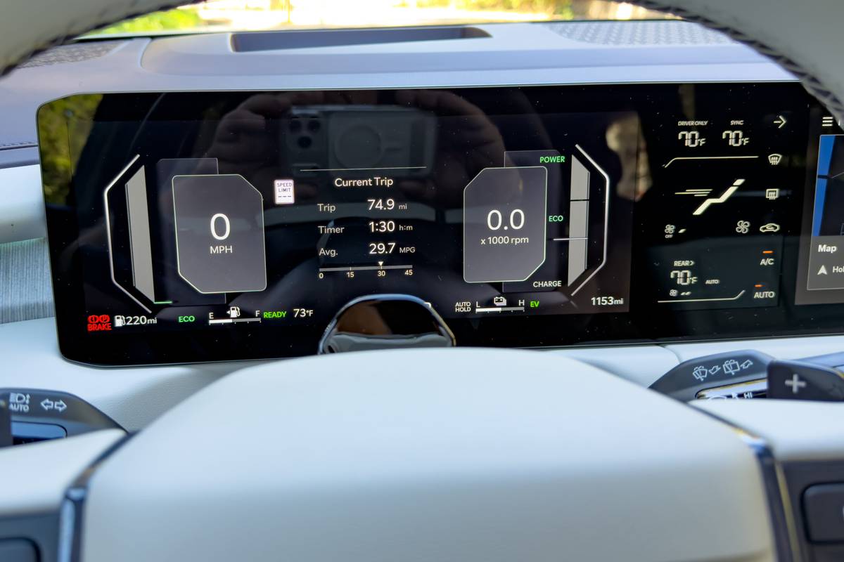 kia telluride turbo hybrid sx prestige 2027 21 interior instrument panel scaled jpg