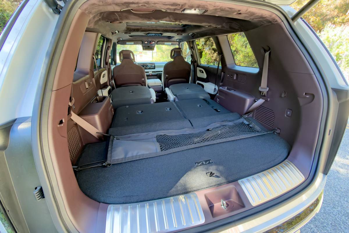 kia telluride turbo hybrid sx prestige 2027 33 interior cargo scaled jpg